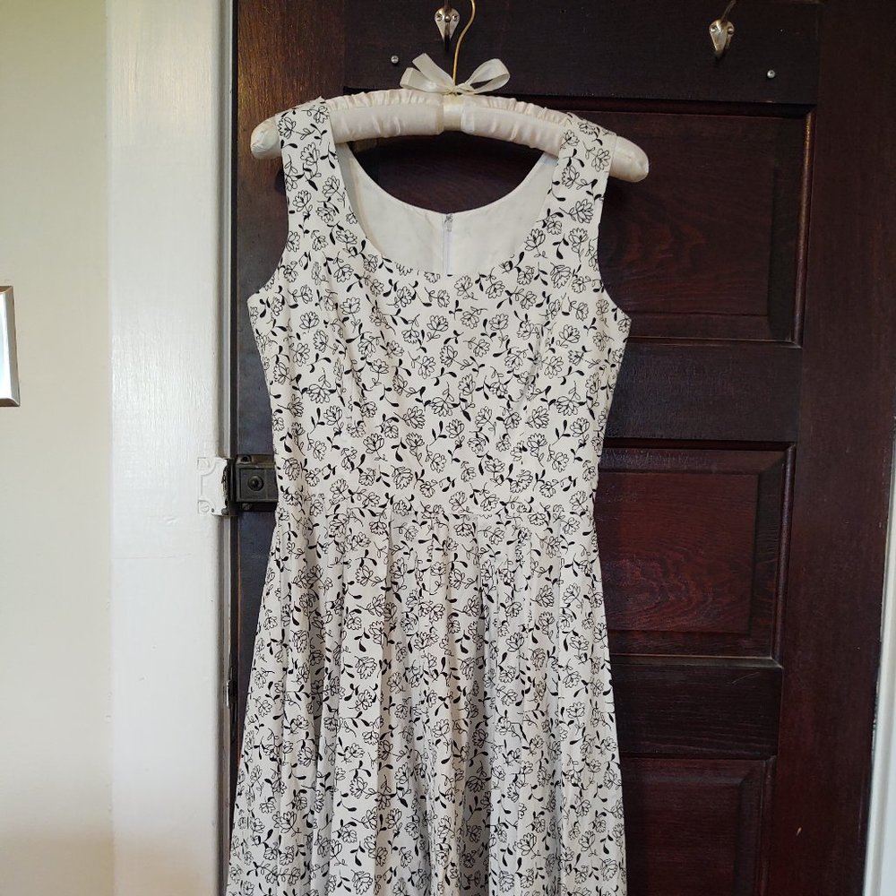 Dolce & Gabbana White Summer Dress Size 40 Italian (US Size 6)